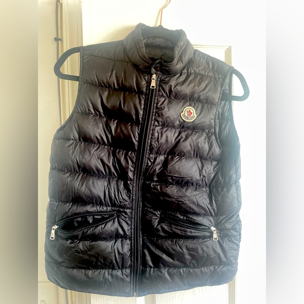 Moncler light puffer vest black